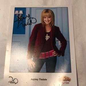 Ashley Tisdale Autograph